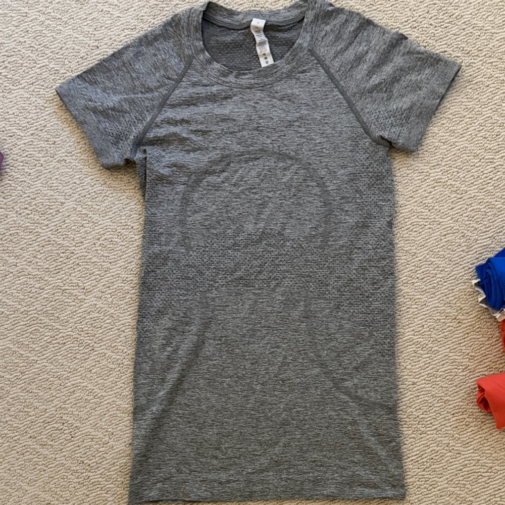 lululemon athletica Short Sleeve Tee Dress in Heather Gray